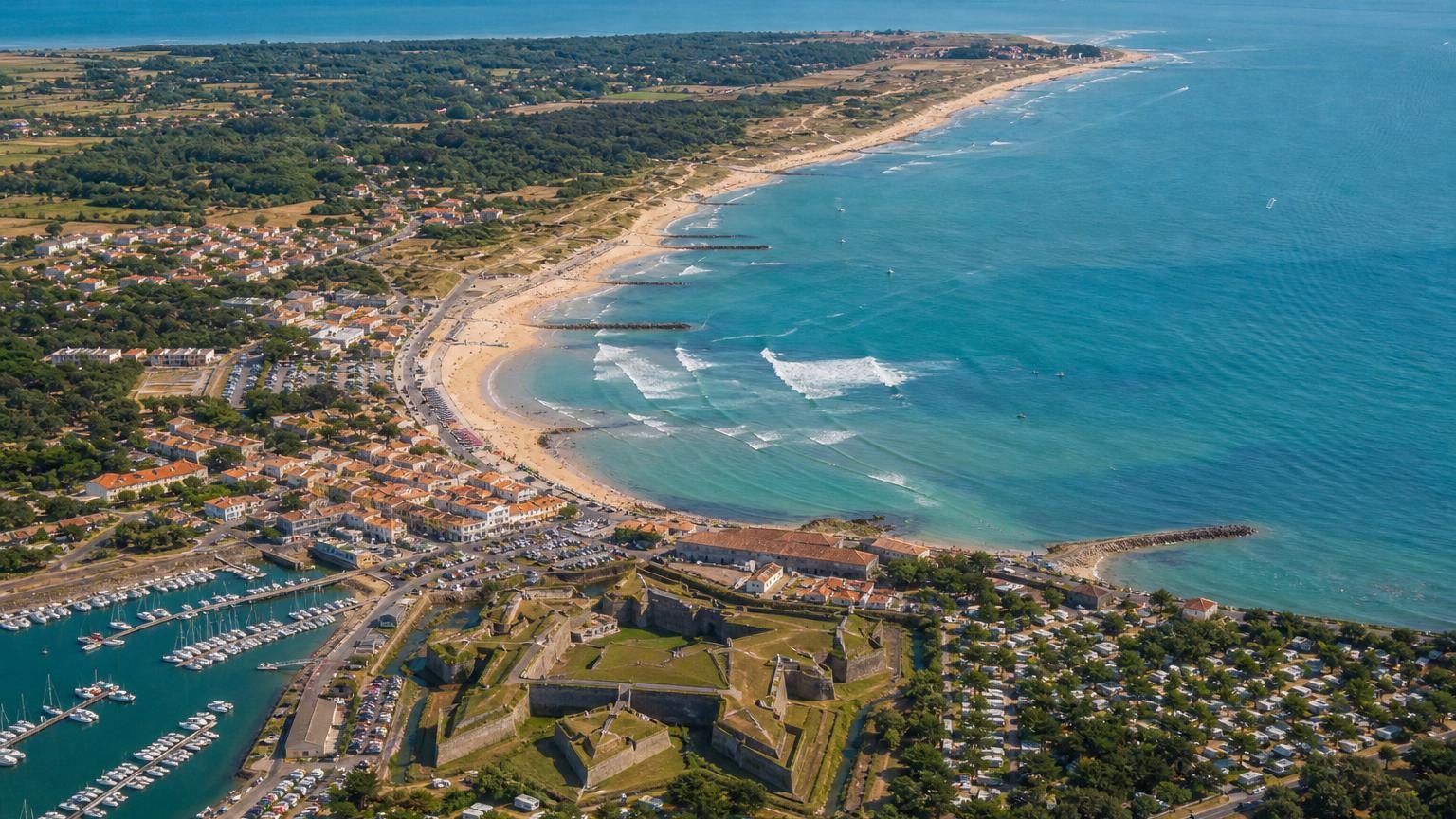 Île d'Oléron : depuis 1966, une frontière invisible sépare les vacanciers en deux camps, et personne ne change jamais de côté