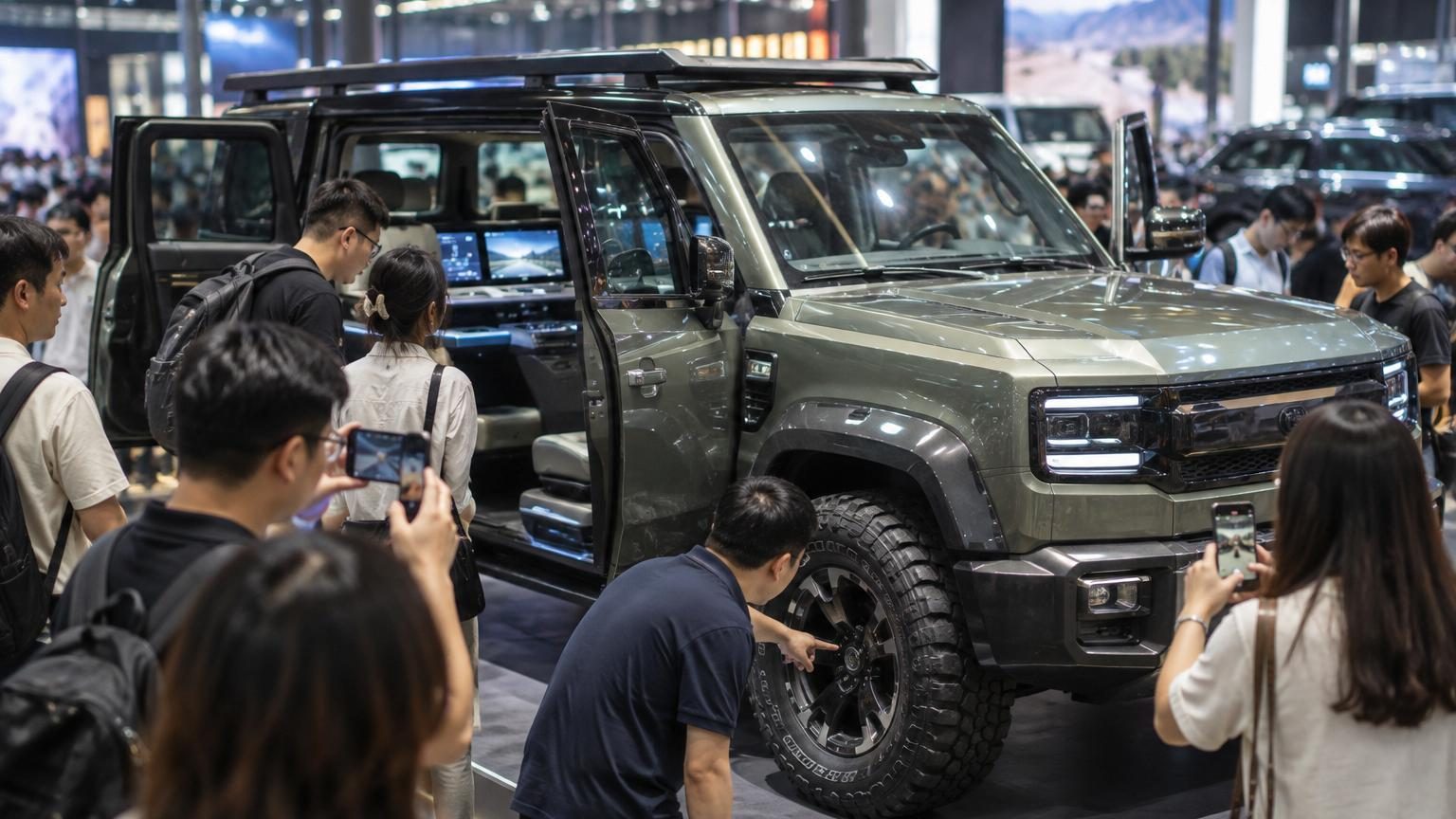 Au dernier salon automobile chinois, les 4x4 les plus admirés ne sont ni des Jeep ni des Land Rover : voici ce qu'ils cachent
