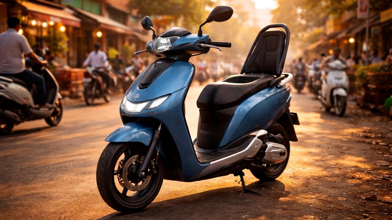 Scooter électrique Honda QC3 gris et noir, vue de profil, avec écran TFT couleur visible sur le tableau de bord et coffre sous la selle.