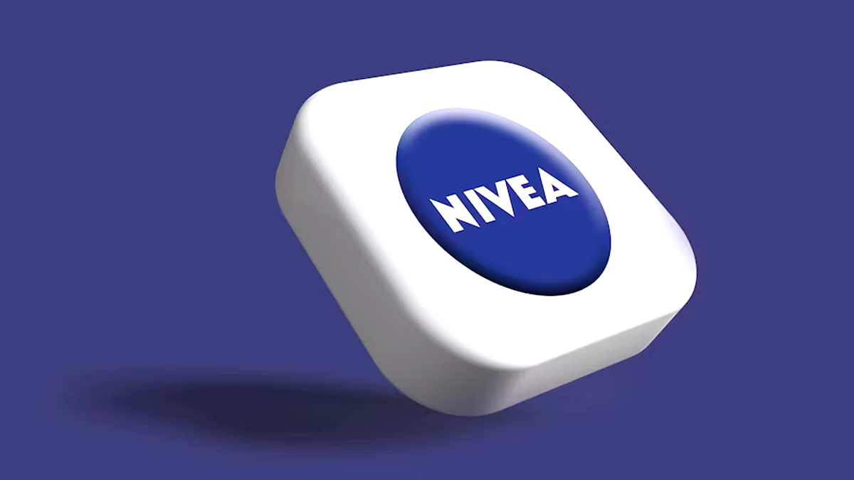 Les pharmaciens spécialisés en cosmétiques sont unanimes : la boîte bleue de Nivea n&rsquo;est pas une crème antirides, voici à quoi elle sert vraiment