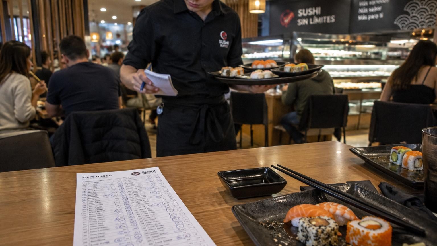 Un serveur révèle l'astuce utilisée dans les buffets à volonté de sushis : ce n'est pas votre mémoire qui vous joue des tours